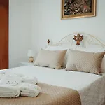 Villa Henriques *