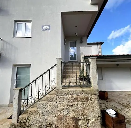 Henriques Villa Ponte de Lima